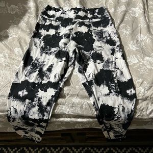 Buffy bunny defy leggings